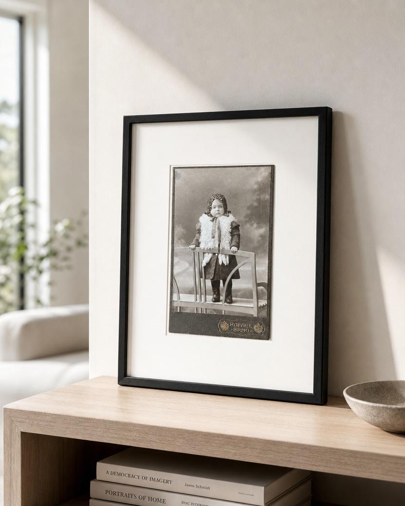 Rafael Court Photographer - Child in a Fur Coat photo 2