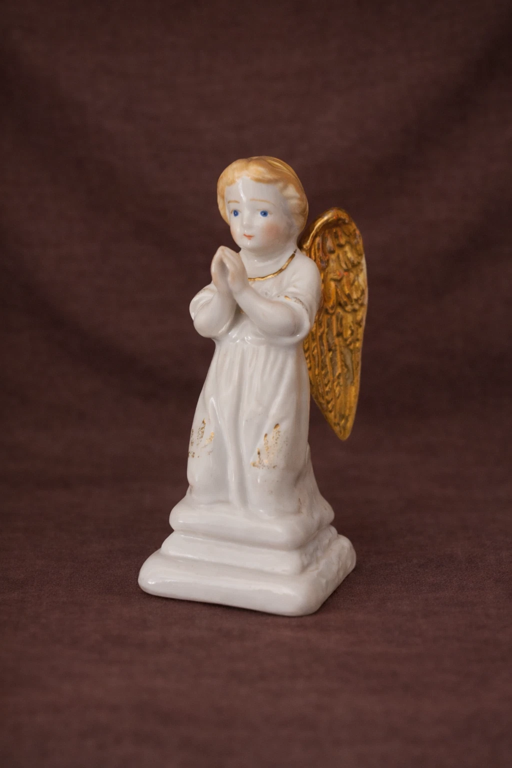 Praying Angel, Damaged Wing