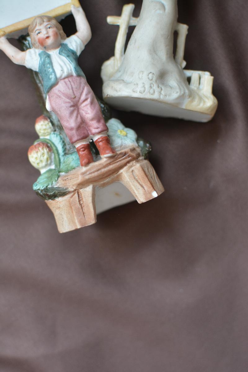 Pair of Porcelain Dedication Frames, Boy and Bocage photo 4