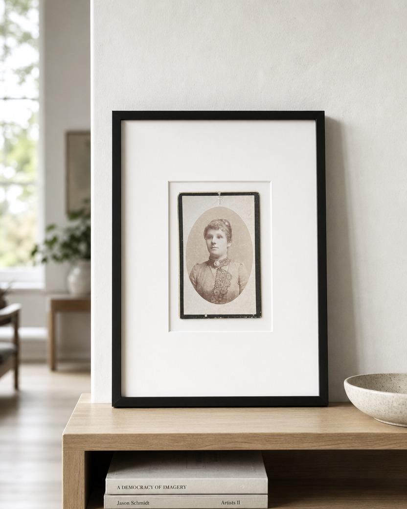 M. Muller jun. - Woman, Oval Portrait photo 2