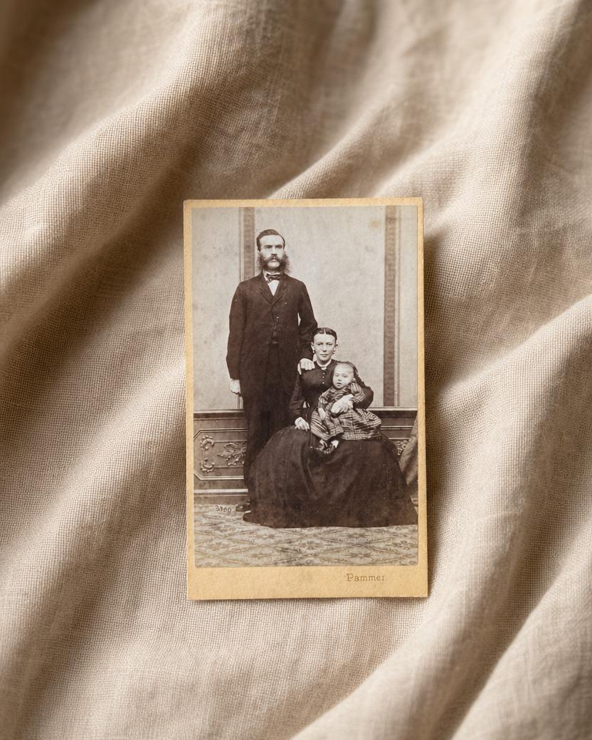 Pammer's Atelier - Family Group, Wien