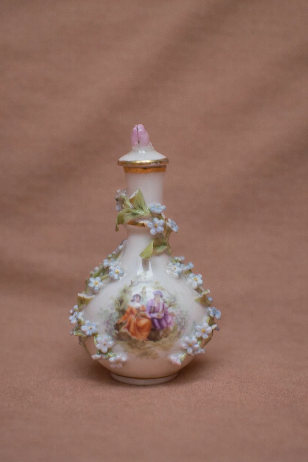 Curiosities and keepsakes